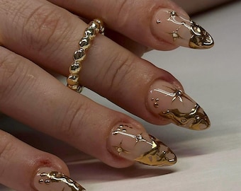 Golden Star Graffiti Press On Nails: Hand-Painted Faux Acrylics