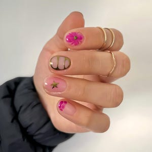 spring flower nails /custom press on nails/ hand made Press on Nails/Faux Acrylic Nails/ Gel Nails/Press on Nail