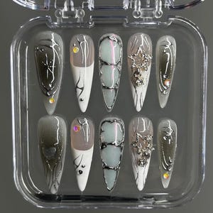 3d silver chrome star nails /custom press on nails/ hand made Press on Nails/Faux Acrylic Nails/ Gel Nails/Press on Nail