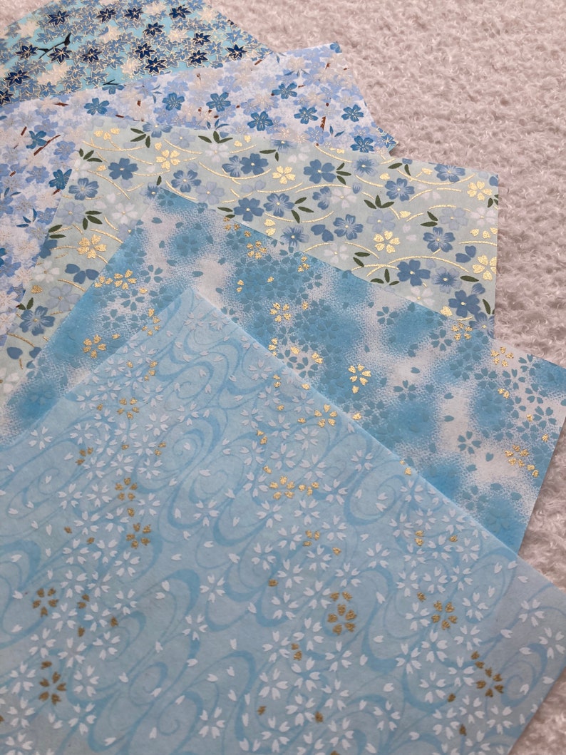 Chiyogami Handmade Japanese Origami Paper, Set of 5 Blue Gold Floral 15x15cm Bild 4