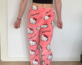 Pantalones lounge rosas de Hello Kitty: ¡lindos, acogedores y cómodos!