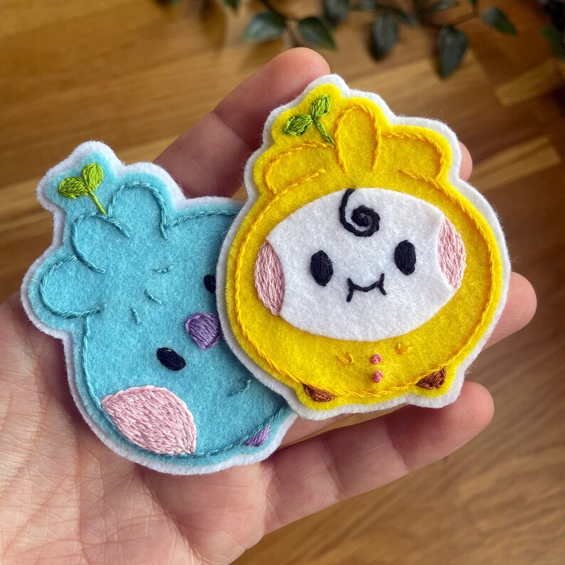 Cute BTS felt keychain, Kpop felt bag charms, BT21 brooch, gifts for kpop fans, Embroidery Pin, Felt Magnet, Bangtan boys, Cute Kpop buns zdjęcie 5