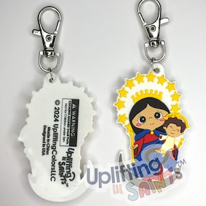 Sammlerstück KeyChain Soft Touch Erhebende Lil Saints PVC Keychain Jesus, Jungfrau Maria, Selige Chiara, Heiliger Benedikt
