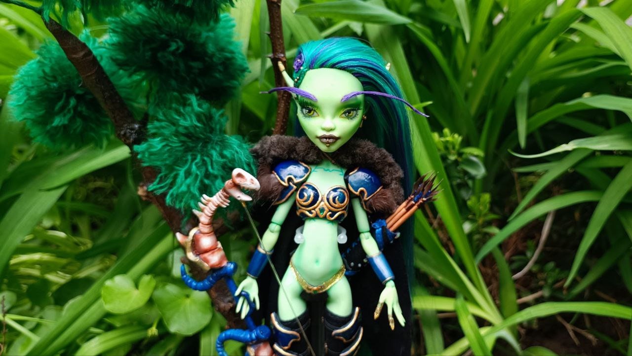 Monster high doll stand - Etsy 日本 Monster high doll stand - Etsy 日本