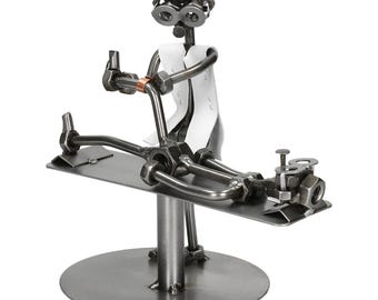 Figurine en métal, kinésithérapeute, massage des jambes, vis en acier, fait main, artisanat d'art, décoration et cadeau personnalisés