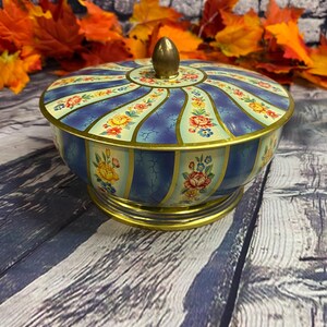 Vintage round metal box (candy box)