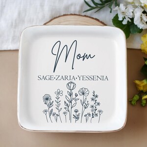 Personalized Mom Ring Dish, Custom Ring Dish, Trinket Tray, Mom Ring Dish, Jewelry Dish For Mom, Gift For Mom, Ring Dish, Mom Birthday