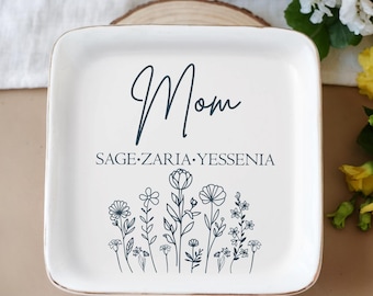 Personalized Mom Ring Dish, Custom Ring Dish, Trinket Tray, Mom Ring Dish, Jewelry Dish For Mom, Gift For Mom, Ring Dish, Mom Birthday