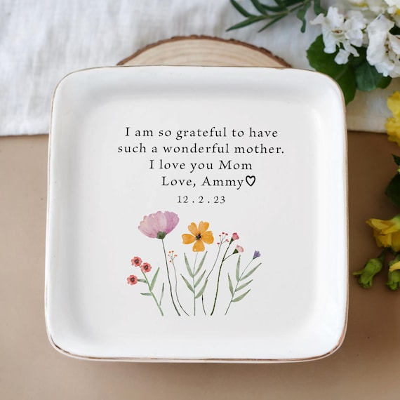 Personalized Mom Trinket Dish, Flower Ring Dish, Jewelry Dish for Mom, Mother's Day Gift, Gift for Mom, Personalized Gift, Mom To Be Gift