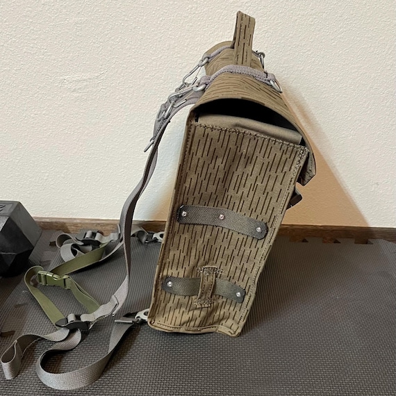 german mini backpack Fjallraven Kanken Foliage Green The spacious zippered opening allows for effortless packing and unpacking Ohbecci Mini German * Bag