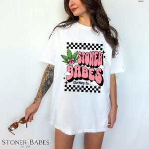 Stoner Babes® Checkered Comfort Colors 1717 T-Shirt: Embrace Summer Vibes in 4 Chill Colors!