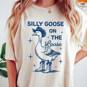 Retro Comfort Silly Goose Shirt, Silly Goose On The Loose, Funny Cowgirl Shirt, Funny Western Tee, Funny Graphic Tee, 90s Aesthetic Shirt