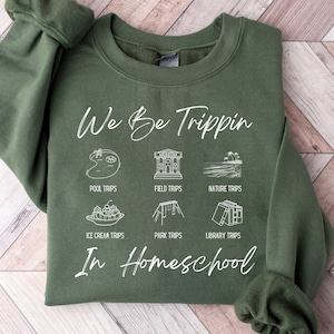 Wir sind Trippin In Der Schule Sweatshirt, Dirnek Homeschool Mom Shirt, Homeschooling Mama Shirt, Homeschool Planner Mama T-Shirt