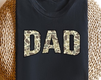 Dad Camo Shirt, Father's Day T-shirt, Hunter Dad Sweatshirt, Best Dad Crewneck, Father's Day Gift, Camo Dad Tee, Daddy's Birthday Shirt