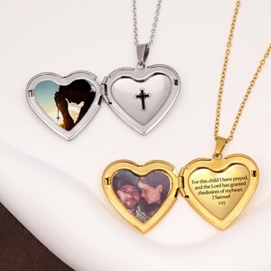 Collar religioso grabado personalizado, collar con medallón de corazón, collar con foto, collar de San Valentín, regalo personalizado para ella, regalos de aniversario