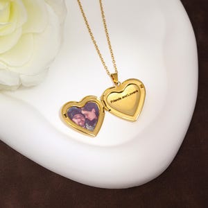 18K Gold Heart Photo Locket, vintage heart locket, heart locket, heart necklace, vintage locket, love locket, gifts for mom, gifts for women