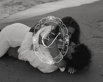 Custom Wedding Crest, Customizable Elegant Couple Logo, Couples Monogram Logo (Digital Download)
