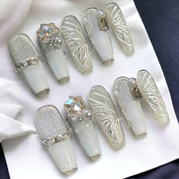 Papillon scintillant scintillant avec perles diamant à presser sur les ongles, forme de cercueil long et brillant, faux ongles de luxe blanc peint à la main 29360