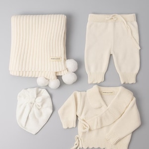 Organic Cotton Knitted Baby Set – Blanket, Outfit & Bow Beanie | Newborn Homecoming Gift | Baby Shower Gift | Baby Girl Holiday Photo Outfit image 3