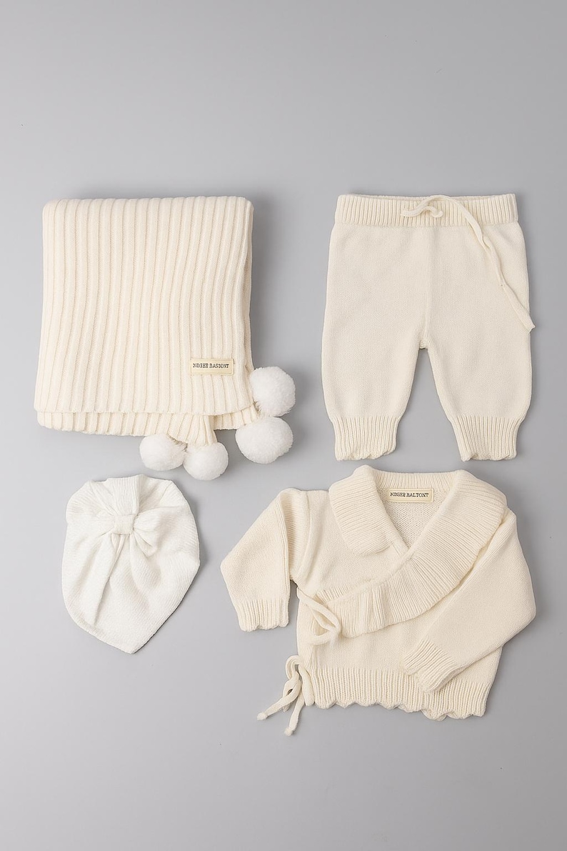 Organic Cotton Knitted Baby Set – Blanket, Outfit & Bow Beanie | Newborn Homecoming Gift | Baby Shower Gift | Baby Girl Holiday Photo Outfit image 3