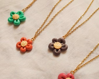 Pop funky flower necklace