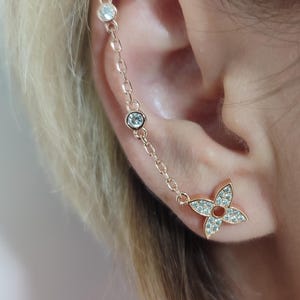 Vintage stylish clover ear cuff Monogram LV earrings, one earrings