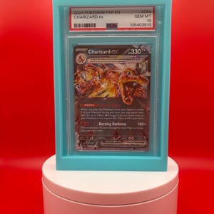 Gestufter Kartenständer für PSA, CGC, TAG Karten – Moderner Rahmen für Pokémon, Sport- und Sammelkartenspiele – Schreibtisch oder Regal