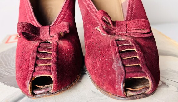 1940’s Burgundy Pumps - image 4