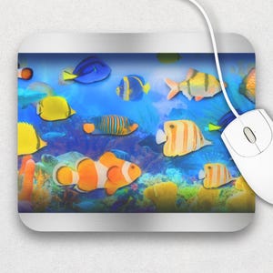 Frutiger Aero Tropical Fish Tank Mouse Pad, 9x8 Retro Computer, 2000s Y2K Futurism Aesthetic, Back To School Gift for Home Office Gaming