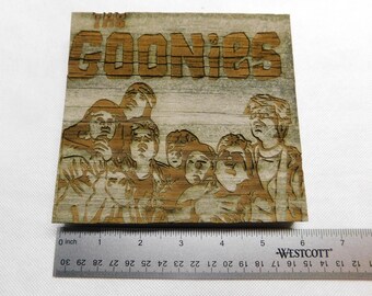 Enseigne Goonies gravée au laser