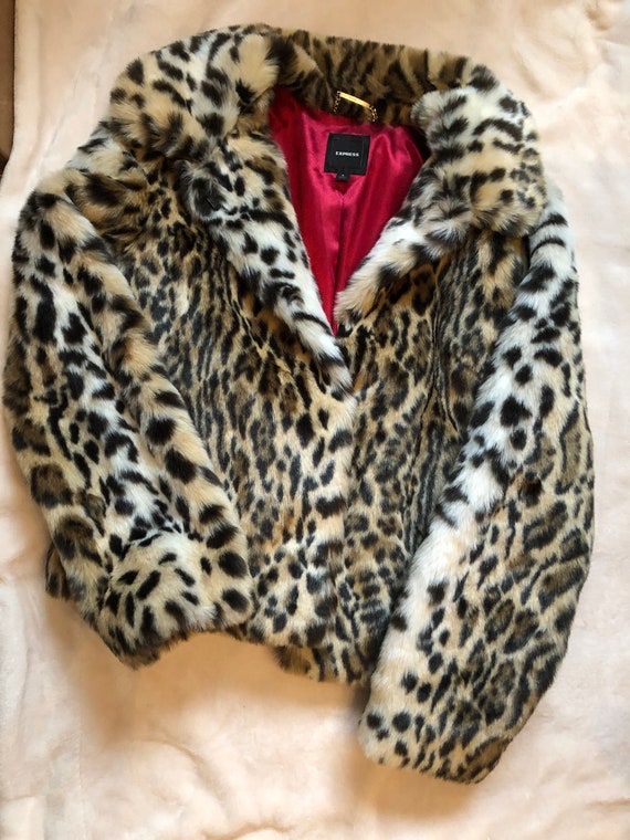 Leopard faux fur cropped coat