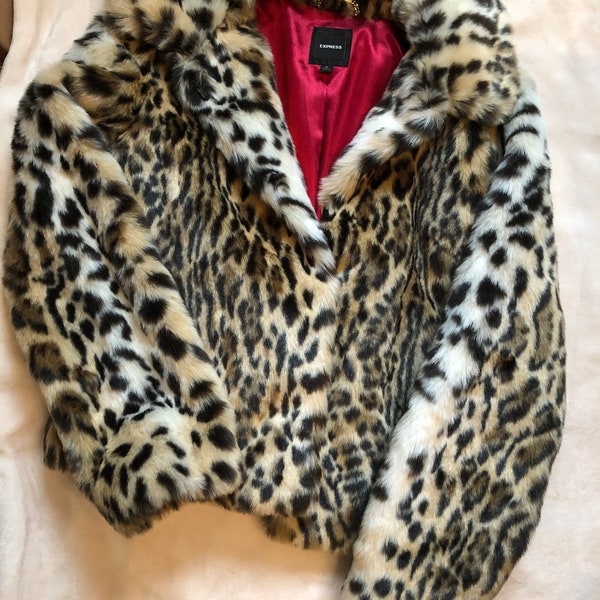 Leopard faux fur cropped coat