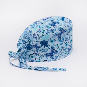Medical/surgical cap for women/men made by Cotton Formula. Summer Blue print. The top and lining made out of 100% cotton fabric.