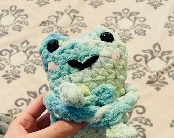 Crochet, plushy, frog, soft, chunky yarn, good gift, handmade