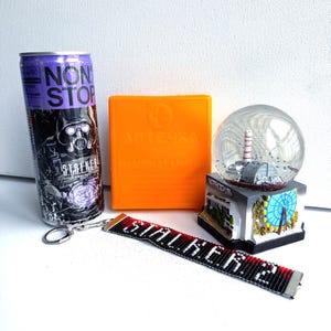 Kit de fans STALKER - Lot de collection unique Boule à neige non-stop Porte-clés Boîte médicale Ensemble d'articles du jeu Heart of Tchernobyl