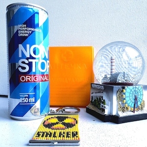 STALKER Fan Kit - Einzigartiges Sammler Bündel Non Stop Schneekugel Schlüsselanhänger Medizinische Box Set von Artikeln aus dem Spiel Heart of Chornobyl