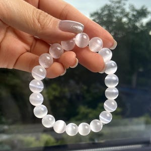 Armband med kattögon och naturlig marockansk selenit | Armband med lysande kristaller och helande pärlor