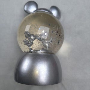 Mickey and Minnie Mouse Kissing Silver Figurine – Disney Romantic Ornament, Vintage Style Collectible, Cute Love Gift Decor image 2