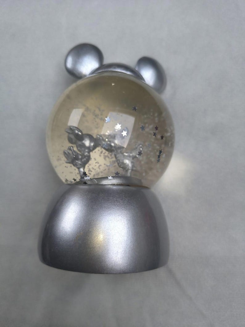 Mickey and Minnie Mouse Kissing Silver Figurine – Disney Romantic Ornament, Vintage Style Collectible, Cute Love Gift Decor image 2