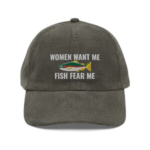 Vrouwen willen me vis vrezen me hoed vintage corduroy pet vis borduren pet vissen T-shirt grappige vissen top visser aas visgerei cadeau Fisher Tee