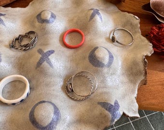 Handmade Ceramic Trinket Dish – Organic Ring Holder with Hand-Painted Details