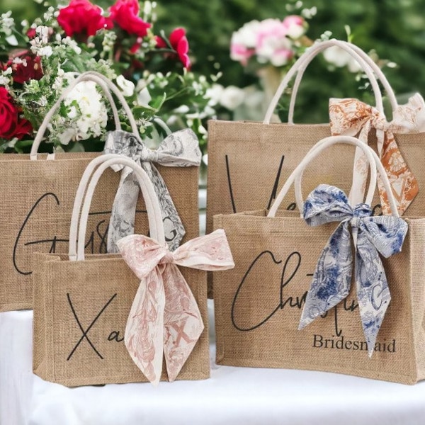 Personalized Bridesmaid Bags, Custom Bridesmaid Beach Tote Bag, Burlap Tote With Name, Gift Bag with Alphabett Scarf, Custom Jute Gift Bag