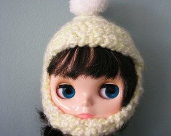 Blythe Hat - Fluffy Yellow with chin strap and white pom pom
