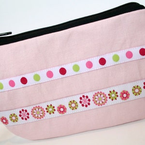 Pale Pink Fabric Wristlet, IPhone Wristlet, SmartPhone Wristlet, Zippered Wristlet