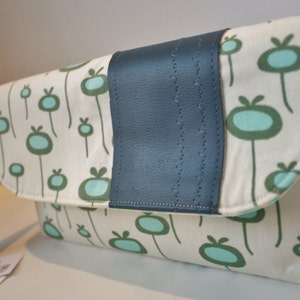 Wristlet Purse, Wristlet Clutch Bag, Handmade Fabric Wristlet, iPhone Wristlet, Catey Bag