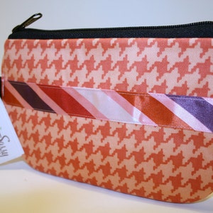 Peach Houndtooth Fabric Wristlet Purse, SmartPhone Wristlet, IPhone Wristlet, Zippered Wristlet