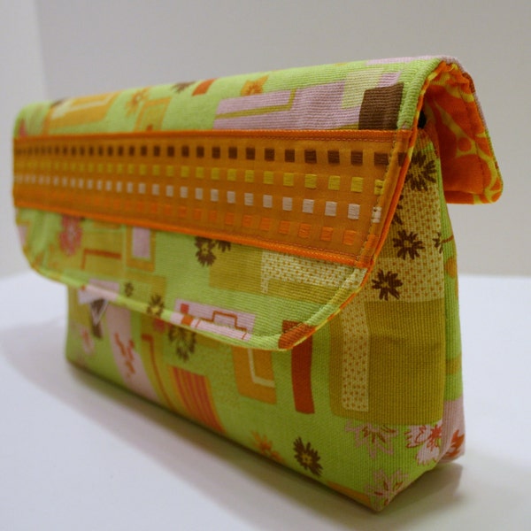 Green Wristlet Bag, Clutch Bag, Fabric Handmade Wristlet Clutch, Catey Bag