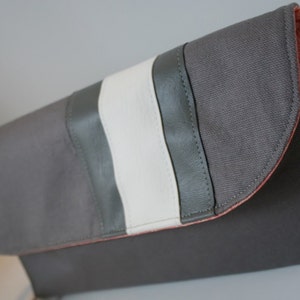 Grey Fabric Wristlet Purse, Wristlet Clutch Bag, Handmade Fabric Wristlet, iPhone Wristlet, Catey Bag