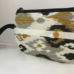 Cream and Gold Colored Fabric Wristlet, IPhone Wristlet, SmartPhone Wristlet, Zippered Wristlet