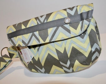 Gray Chevron Fabric Wristlet, Fabric Wristlet, IPhone Wristlet, Zippered Wristlet, Cell Phone Wristlet, Emma Bag